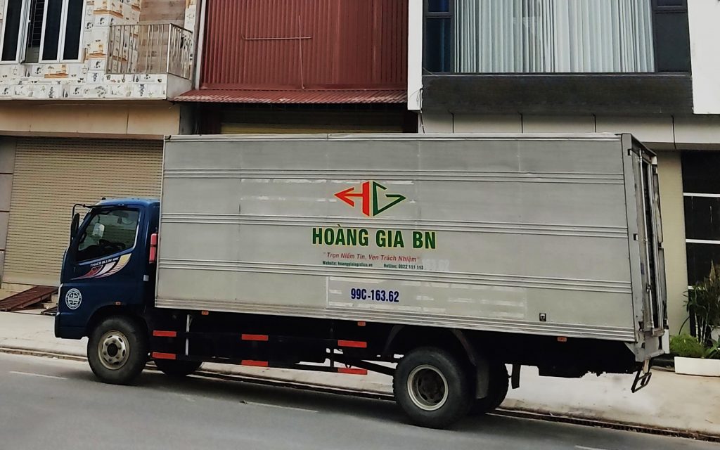 Container, truck & semi-trailers for rent