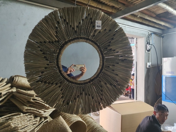 Decorative mirror