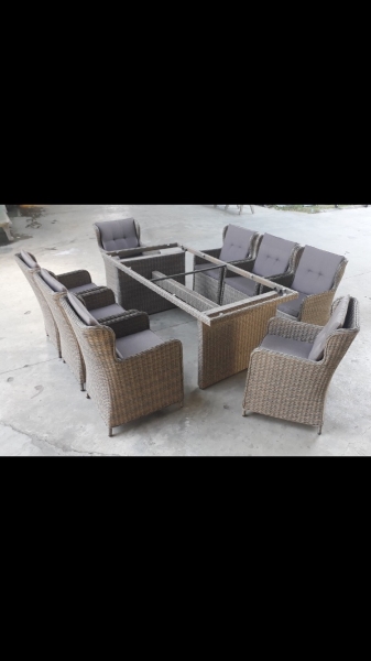 Poly rattan tables & chairs