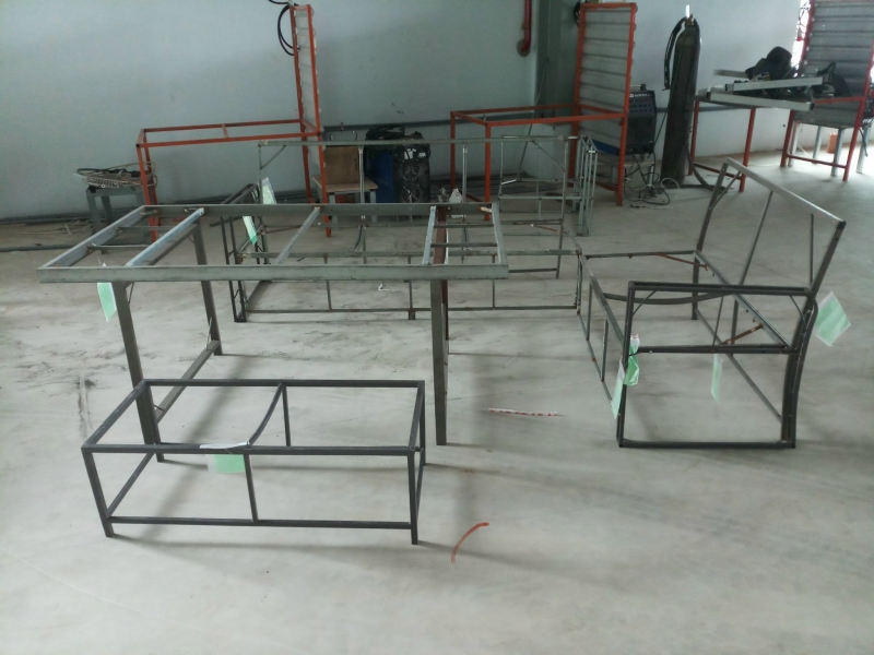 Poly rattan tables & chairs