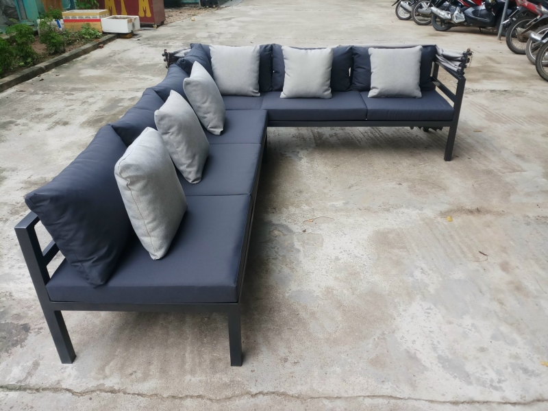 Poly rattan tables & chairs