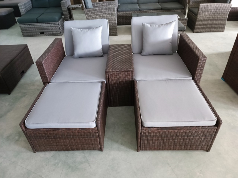 Poly rattan tables & chairs
