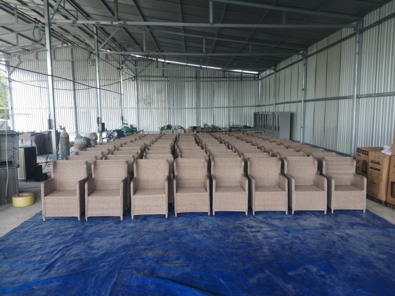 Poly rattan tables & chairs
