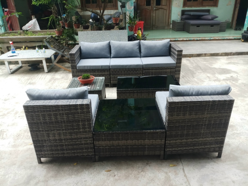 Poly rattan tables & chairs