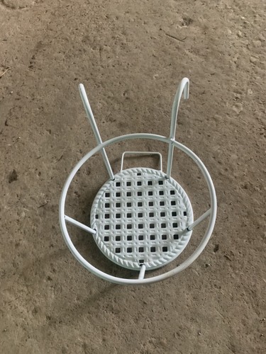 Plant hanger