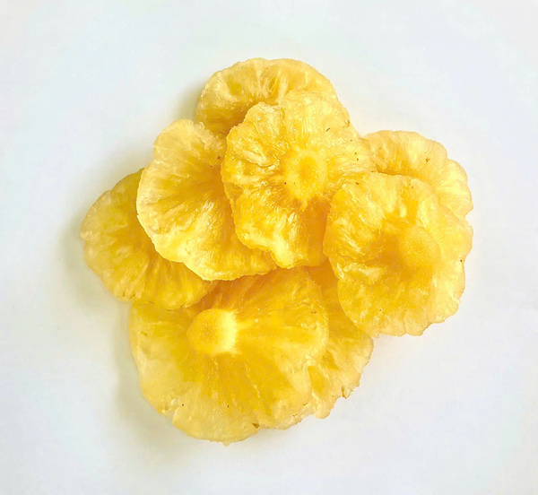 Soft dried pineapple