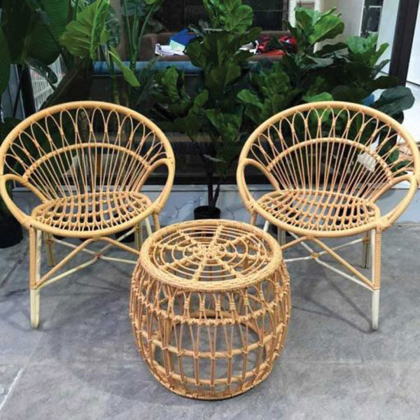 Poly rattan tables and chairs