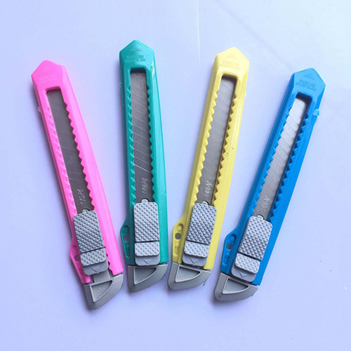Paper cutter