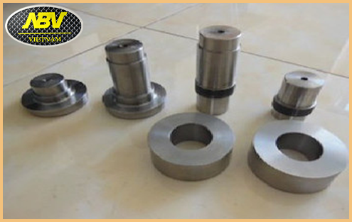 Processing detailed products and metal components