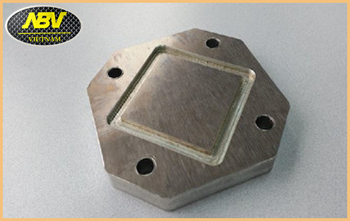 Processing detailed products and metal components