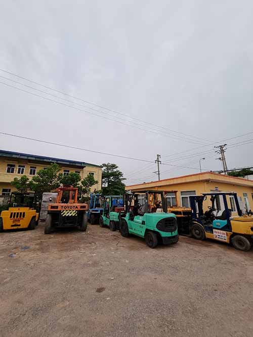 Forklift rental and crane rental