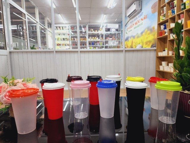 Plastic cup