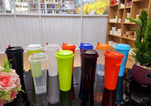 Plastic cup