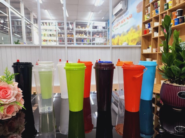 Plastic cup