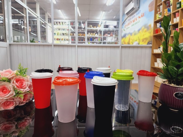 Plastic cup