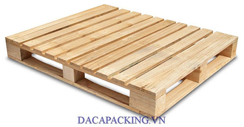 Pine wood pallet