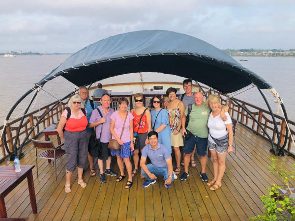 Tour guides of VN Discovery