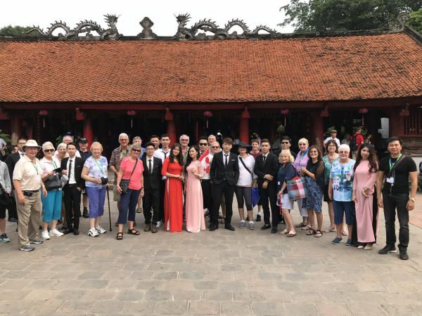 Tour guides of VN Discovery