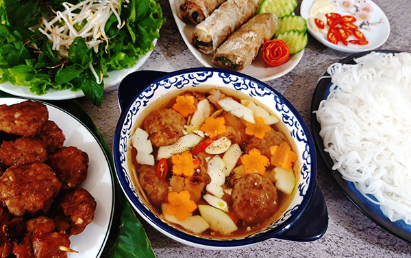 Bun cha Hanoi vietnamese delicacy