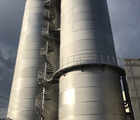 Stainless steel water tank