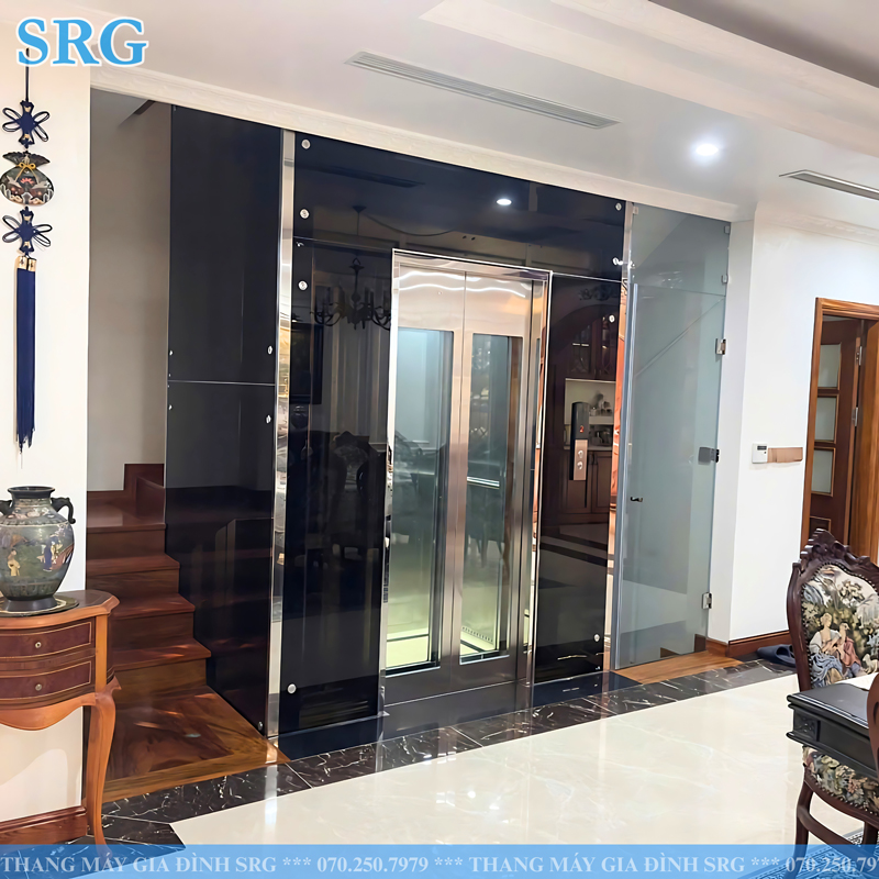 Glass elevator