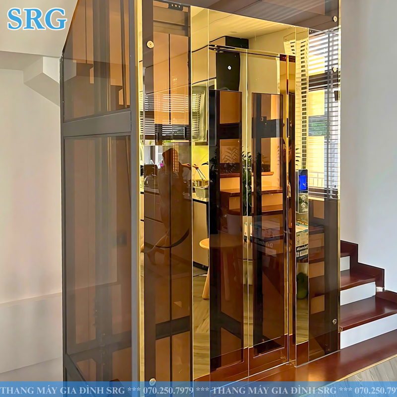 Glass elevator