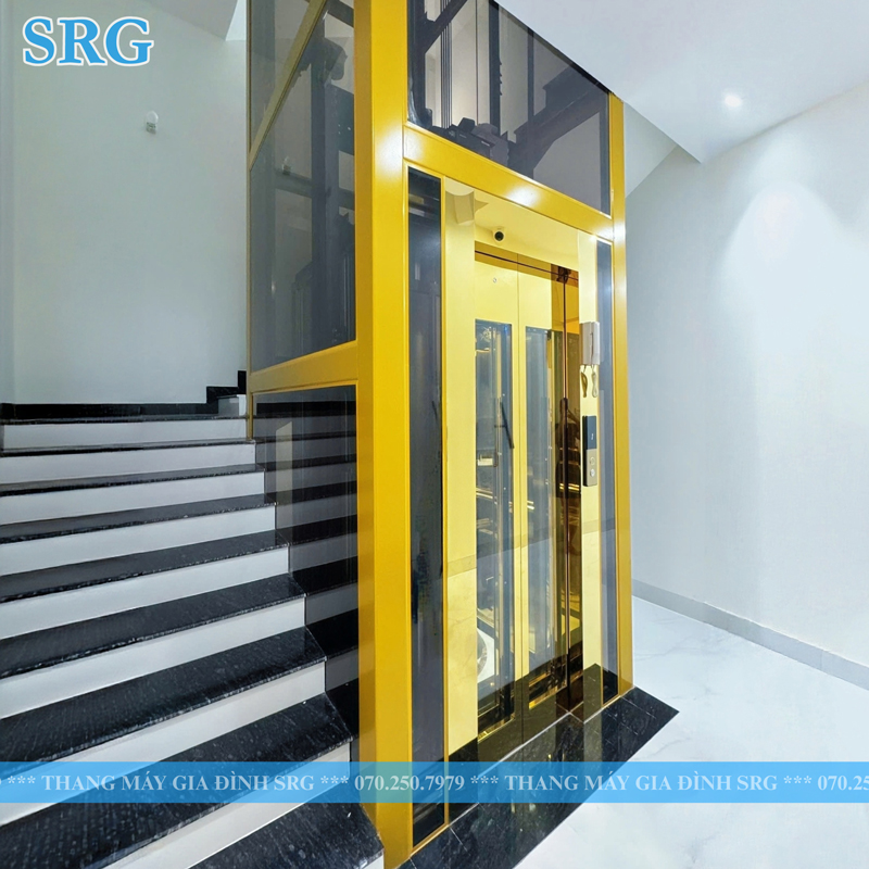 Glass elevator