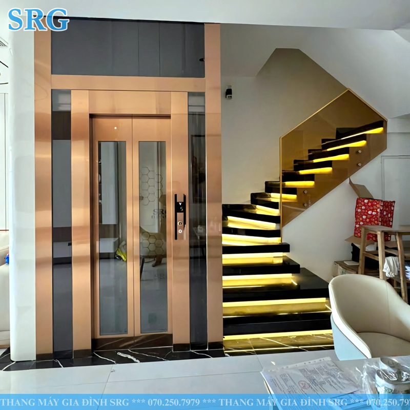 Glass elevator