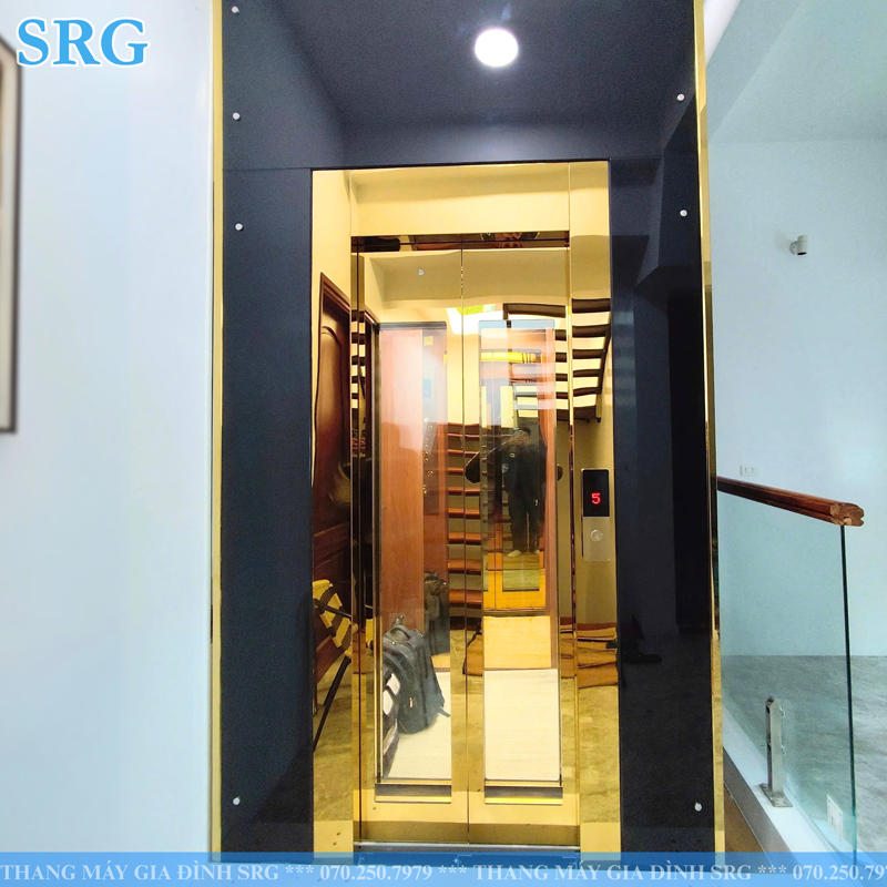 Glass elevator