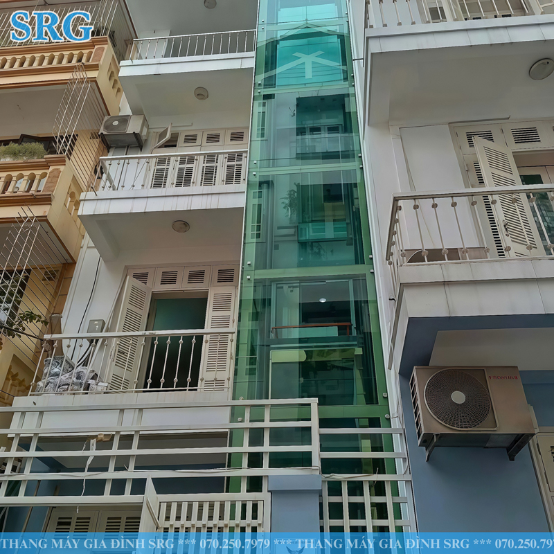 Outdoor elevator