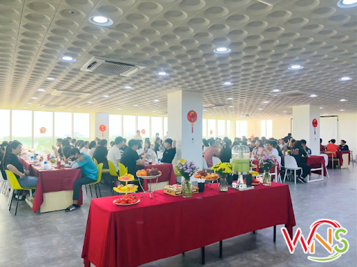 Meals for factories and industrial facilities