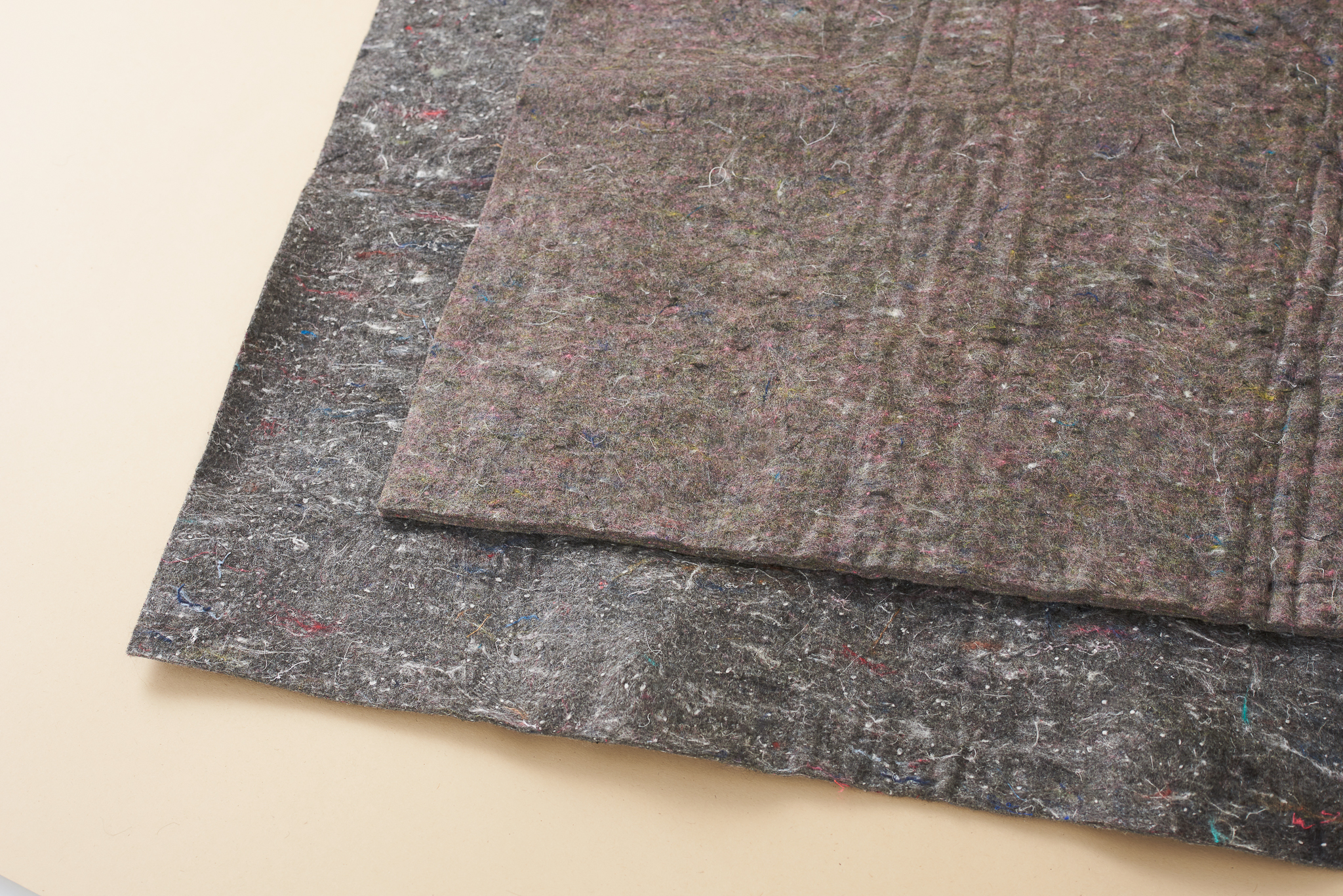 Recycled nonwoven fabrics