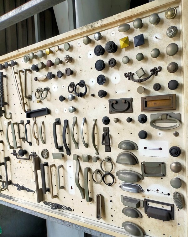 Hardware and wood accessories processing