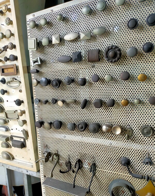 Hardware and wood accessories processing