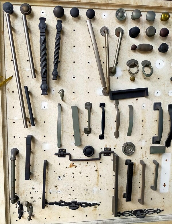 Hardware and wood accessories processing