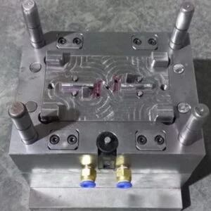 Plastic molding/injection molding
