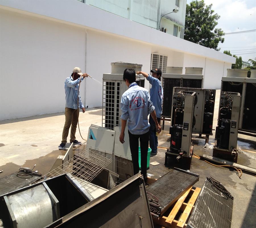 Air conditioner cleaning service