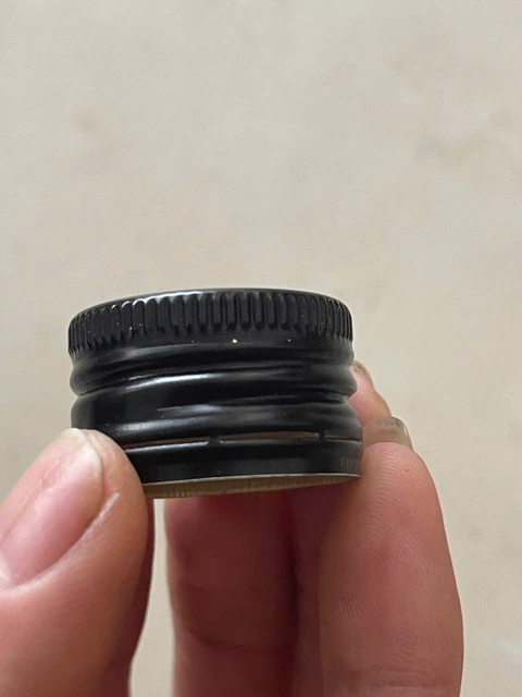 Aluminum bottle closures