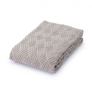 Patterned woven towel