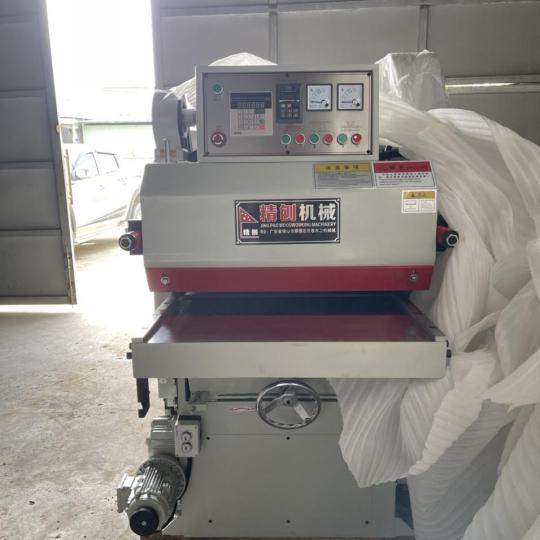 Double-sided spiral knife planer