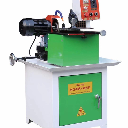 Automatic saw blade sharpener