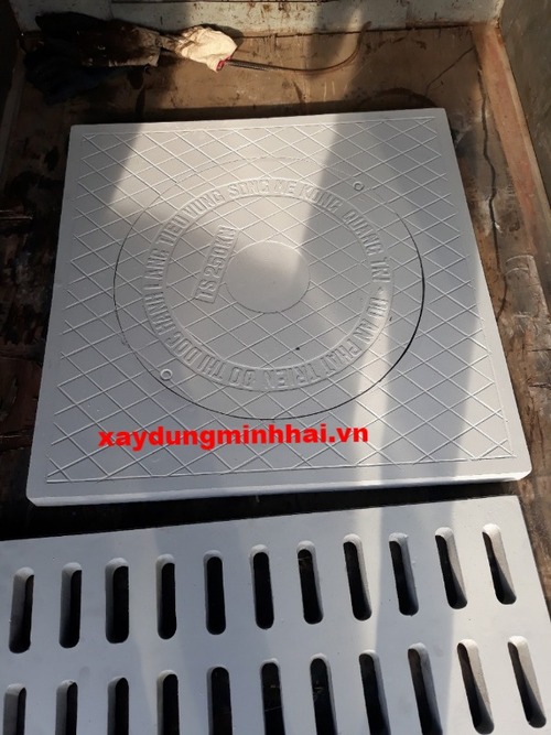 Composite manhole cover