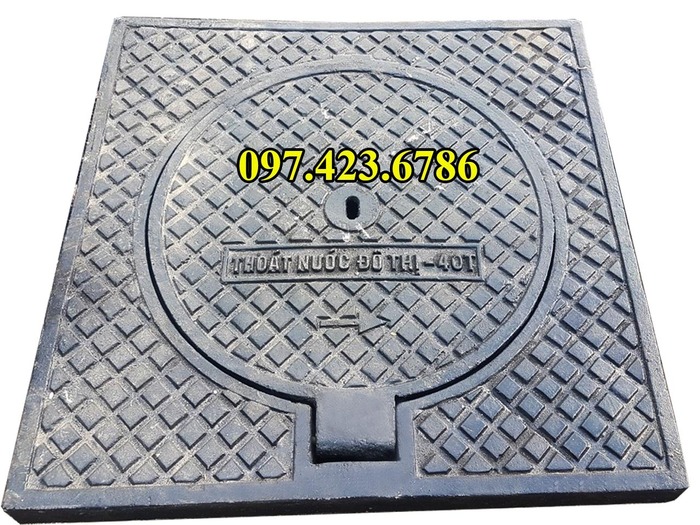 Cast iron manhole cover