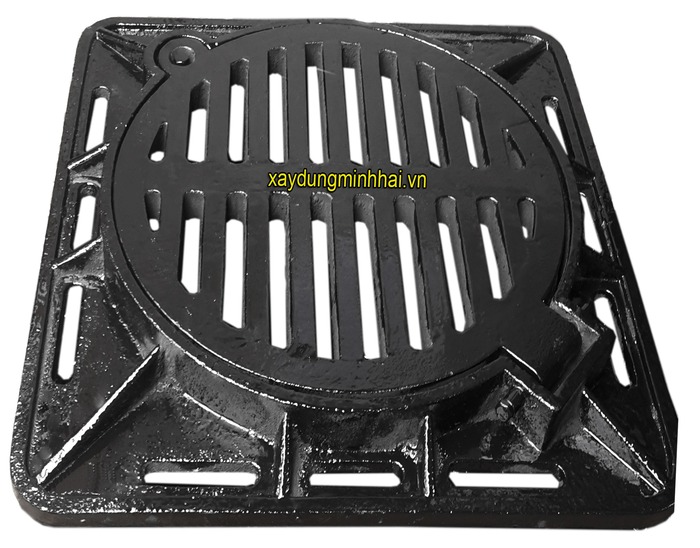 Cast iron manhole cover