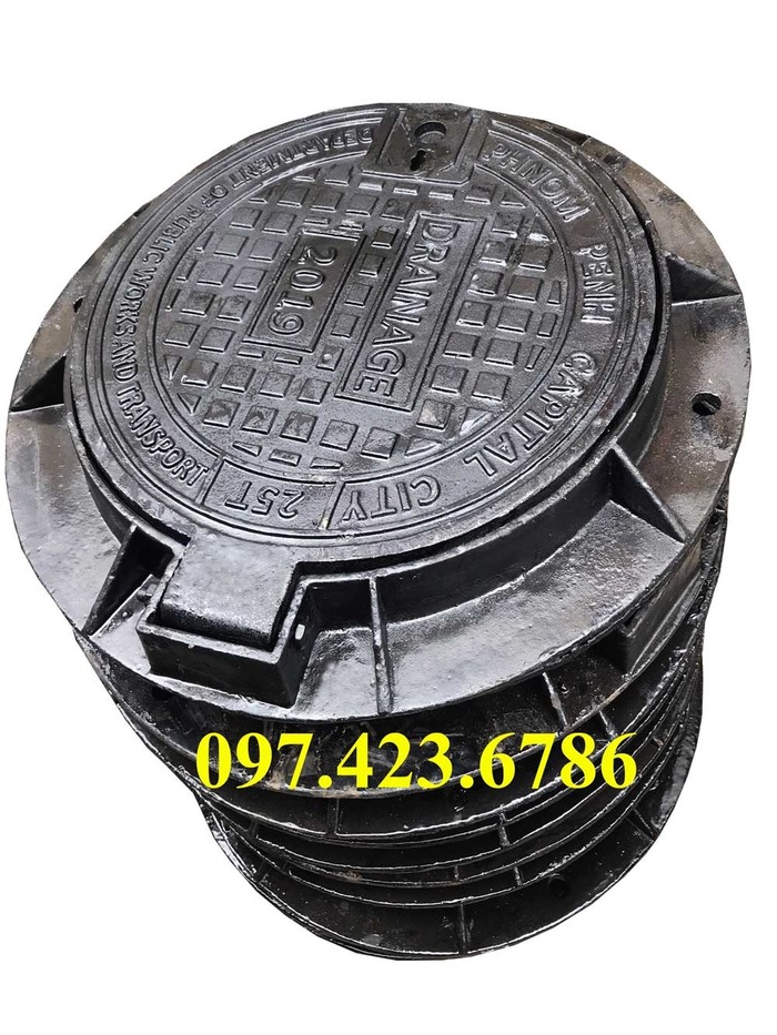 Cast iron manhole cover
