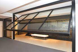 Hydraulic glass door
