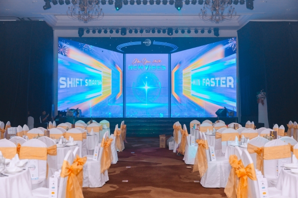 Year-end party organization