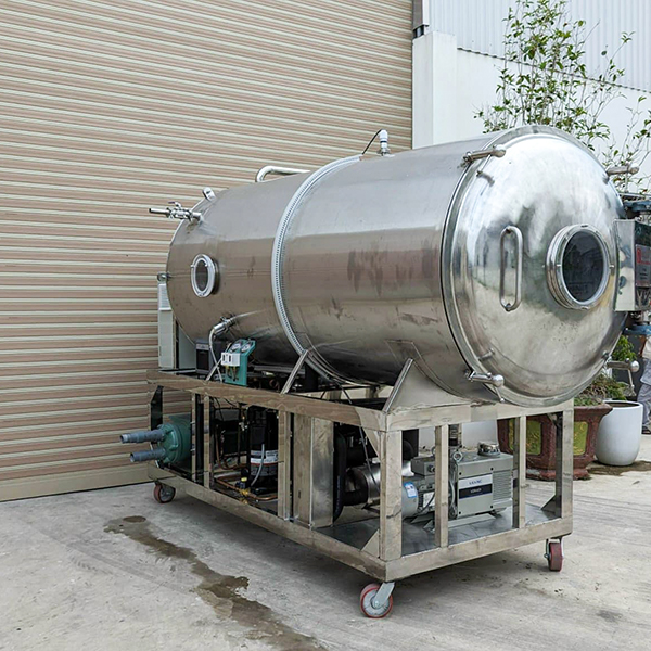Freeze dryer