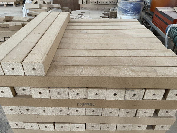 Wood chip block
