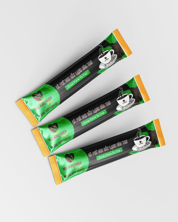 Instant black freeze-dried coffee
